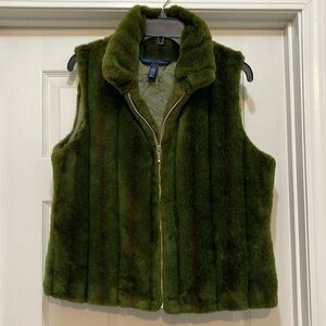 Catherine Stewart - green faux fur full zip vest - collar - size L